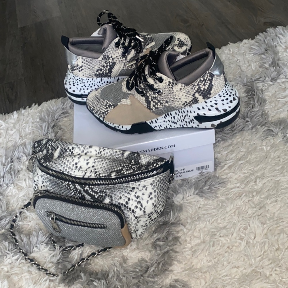 **LIKE NEW** STEVE MADDEN SZ 8 CLIFF NATURAL SNAKE SHOES AND MATCHING BELT BAG
